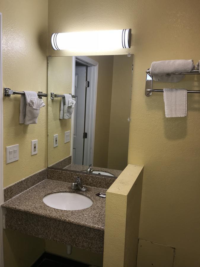بيلفلاوير Colony Inn Motel المظهر الخارجي الصورة